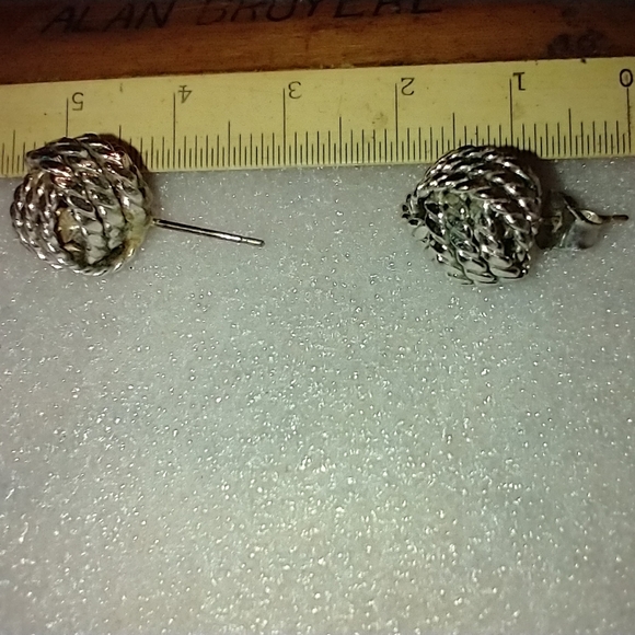 Vintage stud earrings - Picture 8 of 8